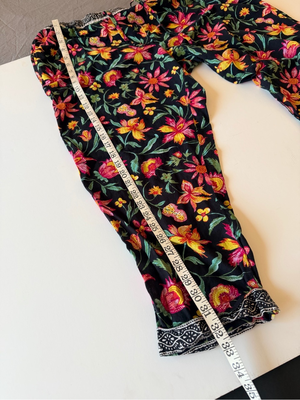 Sundance Leia cotton cropped pants, floral print, pull up draw string size L - Picture 7 of 14
